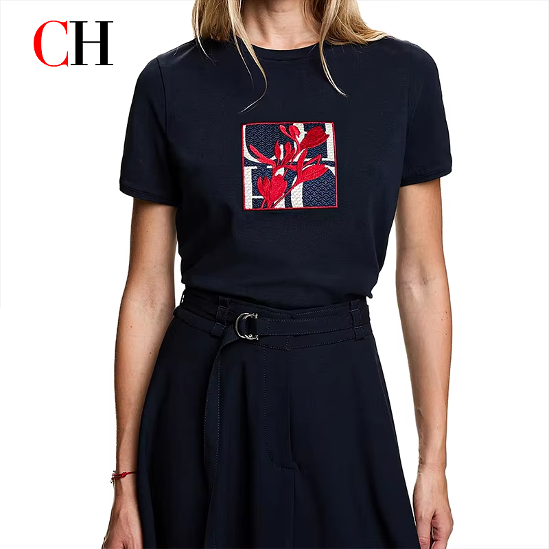 Embroidery Premium - Camiseta Feminina de Manga Curta com
