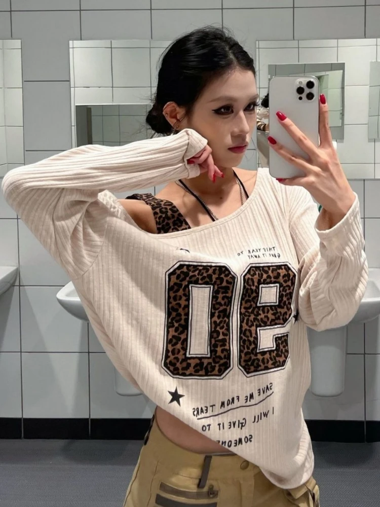 Camiseta Feminina Y2K com Esta - Embroidery Tshirt avaliação e preço