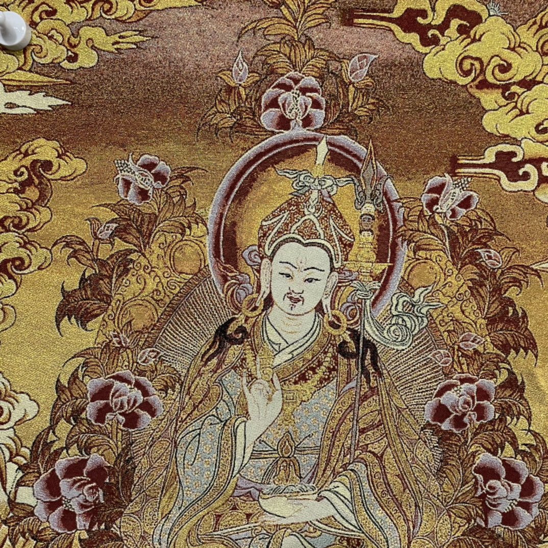 Tela Suspensa Thangka de 35' c - Embroidery House avaliação e preço